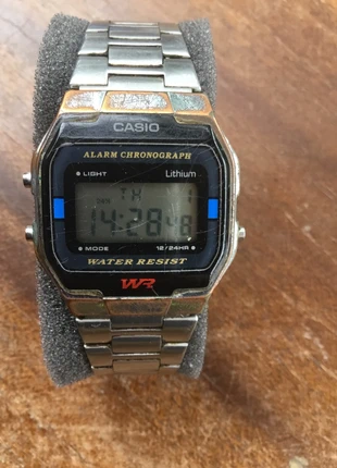 Casio Quartz, Alarm Chronograph, Vintage with Battery Fitted and Original Strap., marque: CASIO, état: Très bon état, taille: Jusqu'à 30 mm, 10,00 €, 11,20 € Protection acheteurs incluse
