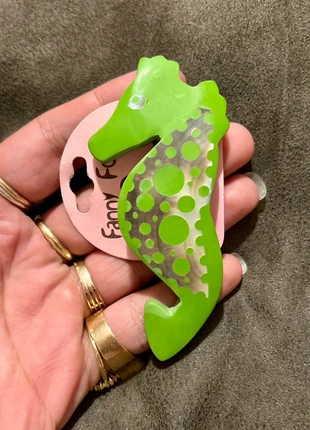 Broche hippocampe Fanny Fouks, merk: CHIC, staat: Heel goed, € 26,80, € 28,84 inclusief Kopersbescherming Pro