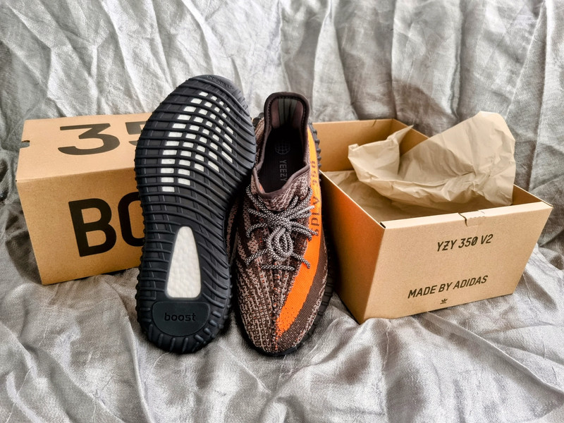 Adidas Yeezy Boost 350 V2 Carbon Beluga (HQ7045) EU 44 / US 10