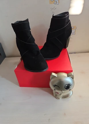 Bottines daim noir 37 intérieur chaud gemo, marke: Gémo, zustand: Sehr gut, größe: 37, 5,00 €, 5,95 € inklusive Vinted-Käuferschutz