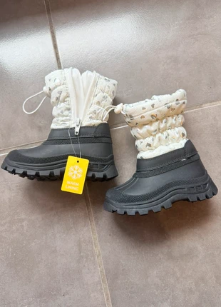 Bottes chaude après-ski La Halle, marque: La Halle, état: Neuf avec étiquette, taille: 22, 15,00 €, 16,45 € Protection acheteurs incluse