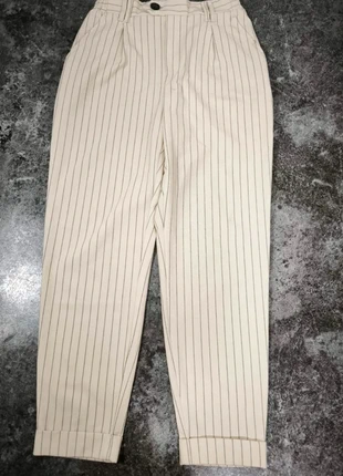 Pantalon femme Bershka rayé beige taille M/38 – style chic casual, merk: Bershka, staat: Heel goed, maat: M / 38 / 10, € 12,00, € 13,30 inclusief Kopersbescherming