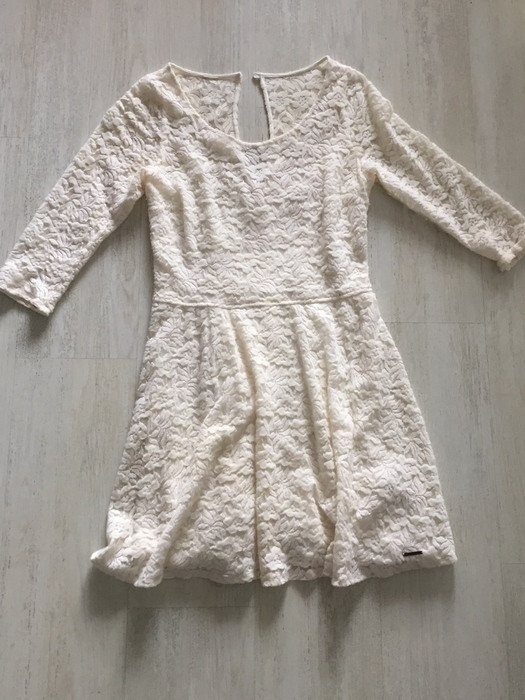 Robe blanche Abercrombie 1