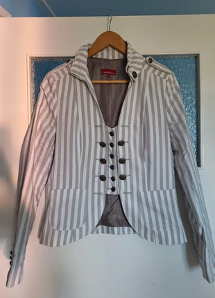 Super leuke gestreepte blazer- laura di sarpi- maat 40, brand: Laura di Sarpi, condizioni: Ottime, taglia: L / IT 44 / EU 40, €9.50, €10.68 include la Protezione acquisti Pro