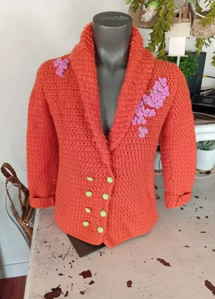 Cardigan crochet brodé, marke: Fait Main, zustand: Gut, größe: XS / 34 / 6, 45,00 €, 47,95 € beinhaltet Vinted-Käuferschutz Pro