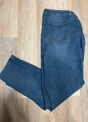 Jeans Denim signature femme bleu straight taille 22T, merk: Denim, staat: Heel goed, maat: XXXL / 46 / 18, € 8,99, € 10,14 inclusief Kopersbescherming