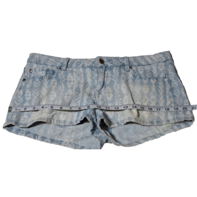 Upgrade Your Summer Style with These Blue and White Aztec Print Shorts 4