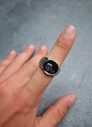 Bague 8ball vintage y2k boule de billard en acier inoxydable - Ajustable, marke: Vintage Dressing, zustand: Sehr gut, größe: Größenverstellbar, 5,00 €, 5,95 € inklusive Vinted-Käuferschutz