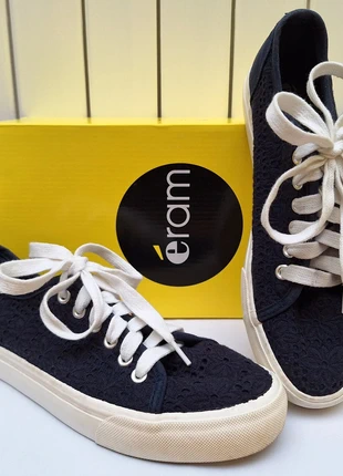 Sneakers en toile bleu marine T.40, merk: éram, staat: Heel goed, maat: 40, € 10,00, € 11,20 inclusief Kopersbescherming