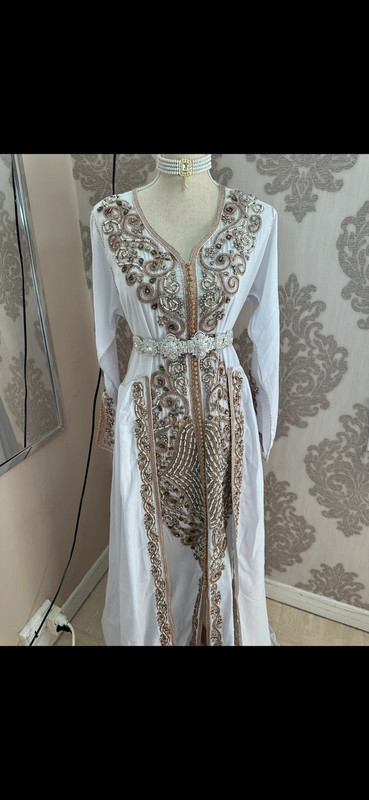 Super offre à saisir/Sublime robe blanche avec sa sur jupe intégrée magnifique + ceinture offerte🤩 3