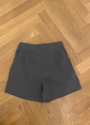 Kurze schicke hose, brand: Uniqlo, condizioni: Ottime, taglia: S / IT 40 / EU 36, €7.00, €8.05 include la Protezione acquisti