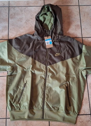 Veste sportswear, marque: Nike, état: Neuf sans étiquette, taille: M, 34,00 €, 36,40 € Protection acheteurs incluse