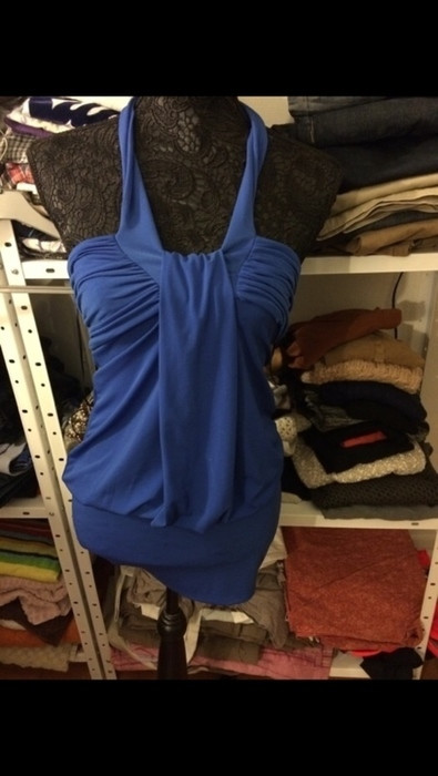 robe bleue électrique