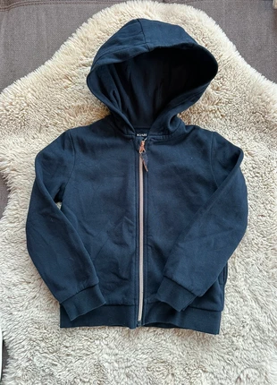 Sweat-shirt Kiabi taille 5 ans 110 cm neuf, brand: Kiabi, condition: New without tags, size: 5 years / 110 cm, €3.00, €3.85 includes Buyer Protection