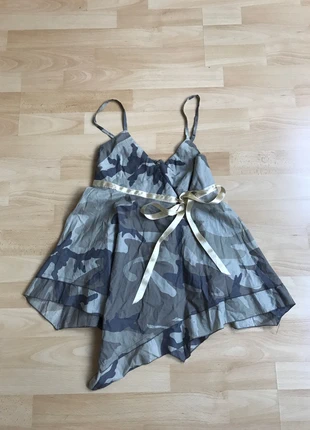 Top tunique y2k camouflage à ruban, marke: y2k, zustand: Sehr gut, größe: M / 38 / 10, 8,00 €, 9,10 € inklusive Vinted-Käuferschutz