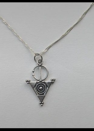 Collier femme argenté kabyle amazigh berbère neuf, marke: Collier Kabyle, zustand: Neu, mit Etikett, 13,00 €, 14,35 € inklusive Vinted-Käuferschutz