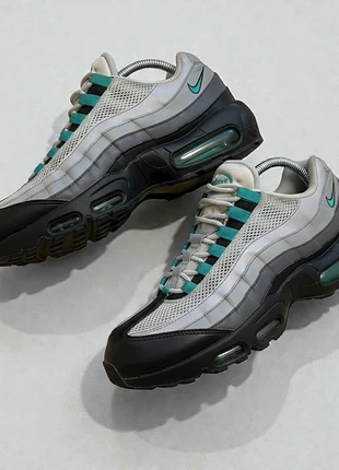 Basket Nike Air Max 95 - Taille 42.5, marque: Nike, état: Bon état, taille: 42,5, 25,00 €, 26,95 € Protection acheteurs incluse
