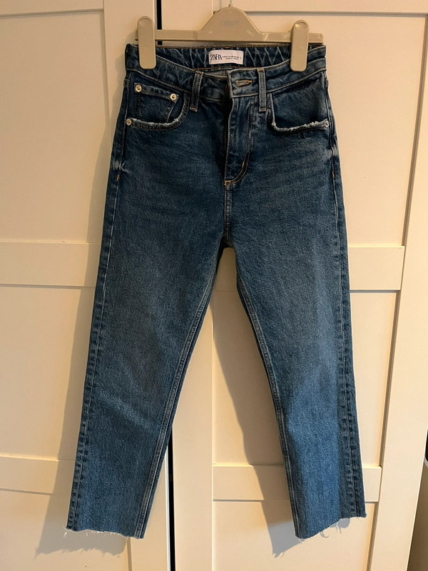 Zara size 4 straight leg raw hem jeans high waist zip | Vinted