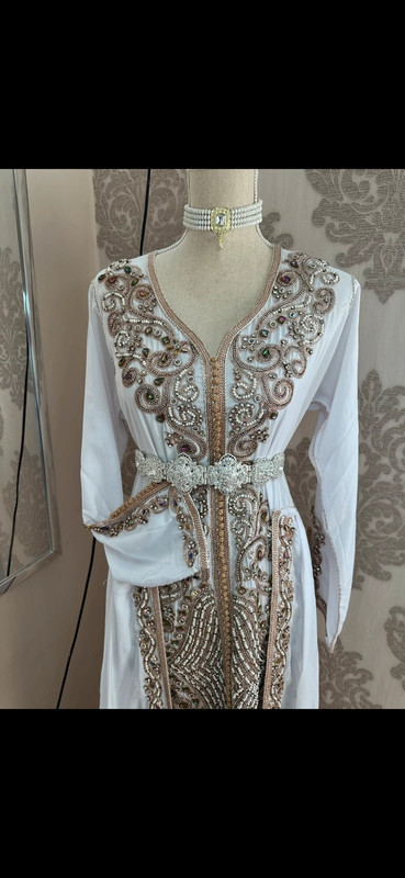 Super offre à saisir/Sublime robe blanche avec sa sur jupe intégrée magnifique + ceinture offerte🤩 1