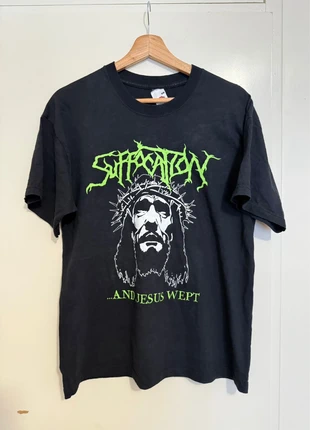 2000s Suffocation shirt, merk: Fruit of the Loom, staat: Heel goed, maat: L, € 40,00, € 42,70 inclusief Kopersbescherming