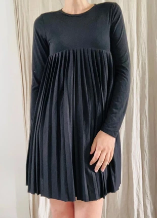 Robe noire à volant coupe patineuse - Taille 34, marque: Jaminni&Cie, état: Très bon état, taille: XS / 34 / 6, 15,00 €, 16,45 € Protection acheteurs (Pro) incluse