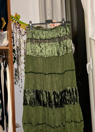 Gonna lunga verde in velluto e tessuto leggero, marque: Nessun Brand, état: Très bon état, taille: M / 38 / 10, 10,50 €, 11,73 € Protection acheteurs incluse