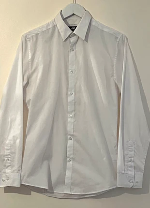 Chemise blanche H&M Slim Fit Easy Iron – Taille S, marke: H&M, zustand: Sehr gut, größe: S, 6,00 €, 7,00 € inklusive Vinted-Käuferschutz