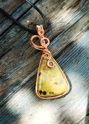 Pendente con pietra atlantesite, marque: wire, état: Très bon état, 17,00 €, 18,55 € Protection acheteurs incluse