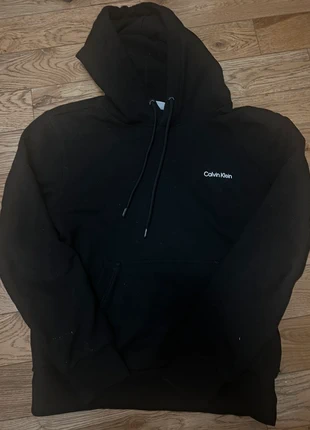 Sweat capuche noir Calvin Klein, marque: Calvin Klein, état: Bon état, taille: S / 36 / 8, 8,00 €, 9,10 € Protection acheteurs incluse