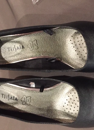Escarpins noirs très classe et tendance, marque: Tissaia, état: Très bon état, taille: 41, 5,00 €, 5,95 € Protection acheteurs incluse