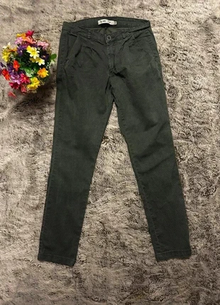 Pantalon Trez Taille 26 (36) Femme Gris / vert foncé avec traces, marque: Trez, état: Très bon état, taille: S / 36 / 8, 6,00 €, 7,00 € Protection acheteurs (Pro) incluse