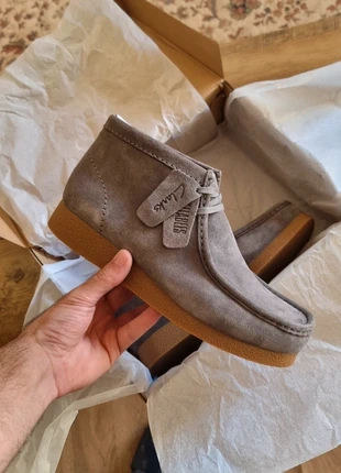 Clarks Boots Wallabee Gris clair EU 42,5, brand: Clarks, condition: New with tags, size: 42.5, €79.00, €83.65 includes Buyer Protection