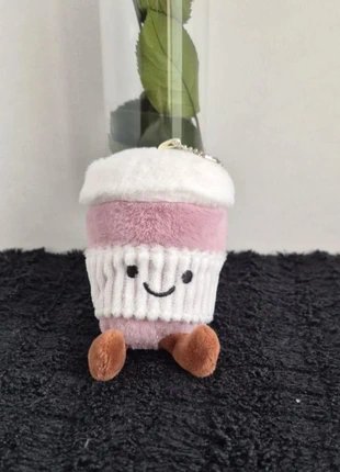 Peluche Café Rose 13 cm🥤, marque: Latelierdesreves, état: Très bon état, taille: Taille unique, 9,90 €, 11,10 € Protection acheteurs incluse