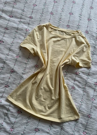 Yellow shirt, brand: y2k, condizioni: Nuovo senza cartellino, taglia: XS / IT 38 / EU 34, €14.95, €16.40 include la Protezione acquisti