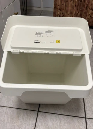 60 Liter weiße IKEA Mülltonne, brand: IKEA, condizioni: Nuovo senza cartellino, €12.00, €13.30 include la Protezione acquisti