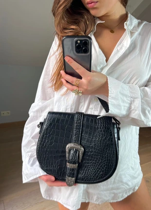 Sac bandoulière noir effet croco Texto, marke: Texto, zustand: Sehr gut, 8,00 €, 9,10 € inklusive Vinted-Käuferschutz