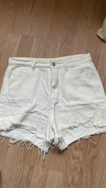 Lot 2 short 2