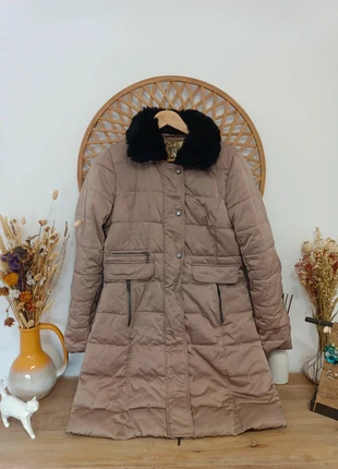 Abrigo acolchado con cuello negro de pelo, Rever Mile, talla 40, marca: Rever Mile, estado: Muy bueno, tamaño: L / 40 / 12, 30,00 €, 32,20 € Protección al comprador incluida