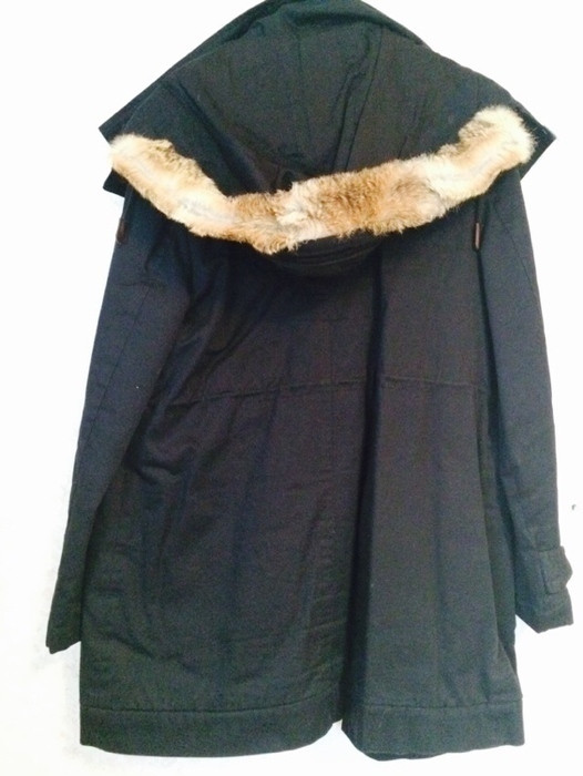 Manteau noir a capuche pour l'hiver taille 36 2