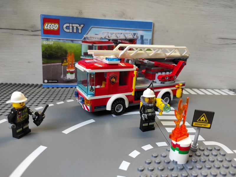 Lego 60107 le camion de pompier avec échelle - Lego