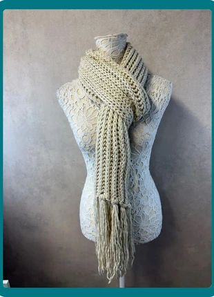 Écharpe épaisse en grosse maille écrue Bershka Lot MI27, marque: Bershka, état: Très bon état, 6,70 €, 7,74 € Protection acheteurs (Pro) incluse