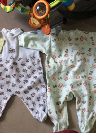 Lot de 2 pyjamas 1mois, zustand: Gut, größe: Bis zu 1 Monat / 50, 1,00 €, 1,75 € inklusive Vinted-Käuferschutz