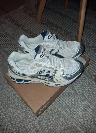 Asics Gel Kayano 14 White Midnight neuf sans etiquette, brand: Asics, condition: New without tags, size: 42, €60.00, €63.70 includes Buyer Protection