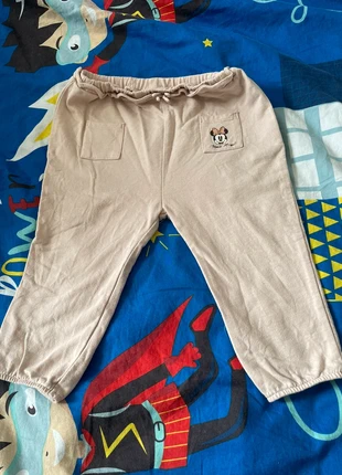 Pantalon Disney Baby, merk: Disney Baby, staat: Heel goed, maat: 12-18 maanden / 80 cm, € 2,00, € 2,80 inclusief Kopersbescherming