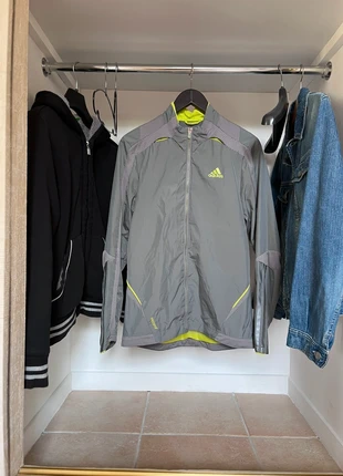 Veste Adidas de sport, couleur vert fluo et gris taille S, brand: adidas, condition: Very good, size: S, €30.00, €32.20 includes Buyer Protection