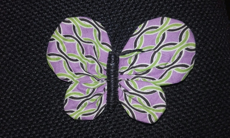Broche papillon en tissu 1