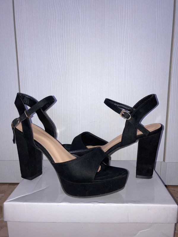 Tacones negros Vinted