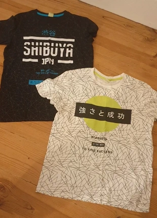 T-shirt estampada japonés 12-14 anos, marca: Y.E.K, estado: Muito bom, tamanho: 12 anos / 152 cm, €3.00, €3.85 inclui Proteção do Comprador
