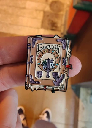 Pin's livre des hero adventure time, marque: Adventure Time, état: Très bon état, 2,99 €, 3,84 € Protection acheteurs (Pro) incluse