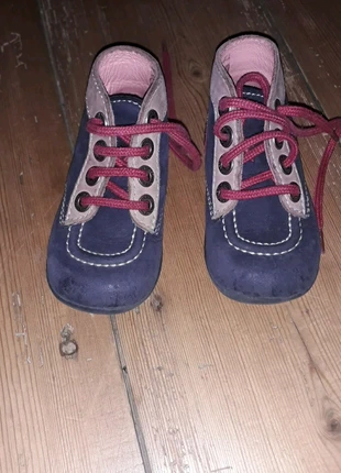 Chaussures bébé , marque: Kickers, état: Très bon état, taille: 21, 8,00 €, 9,10 € Protection acheteurs incluse